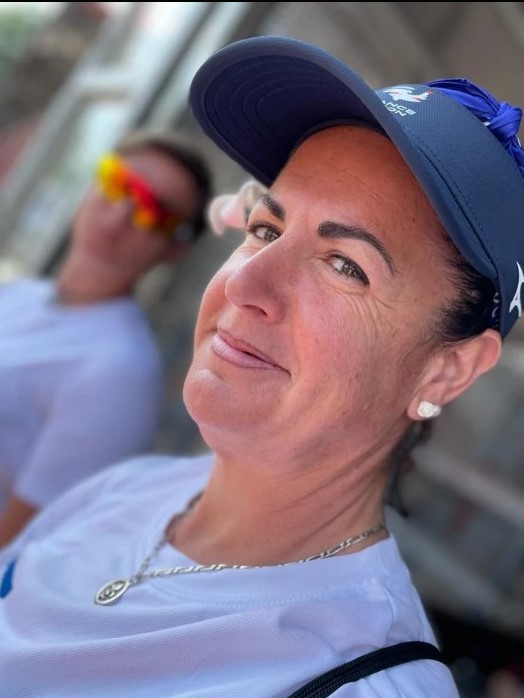 Premier pas d'Elur en équipe de France