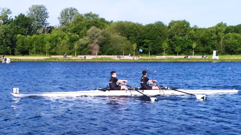 Le double masculin Hegoi et Iker lors des régates de Libourne